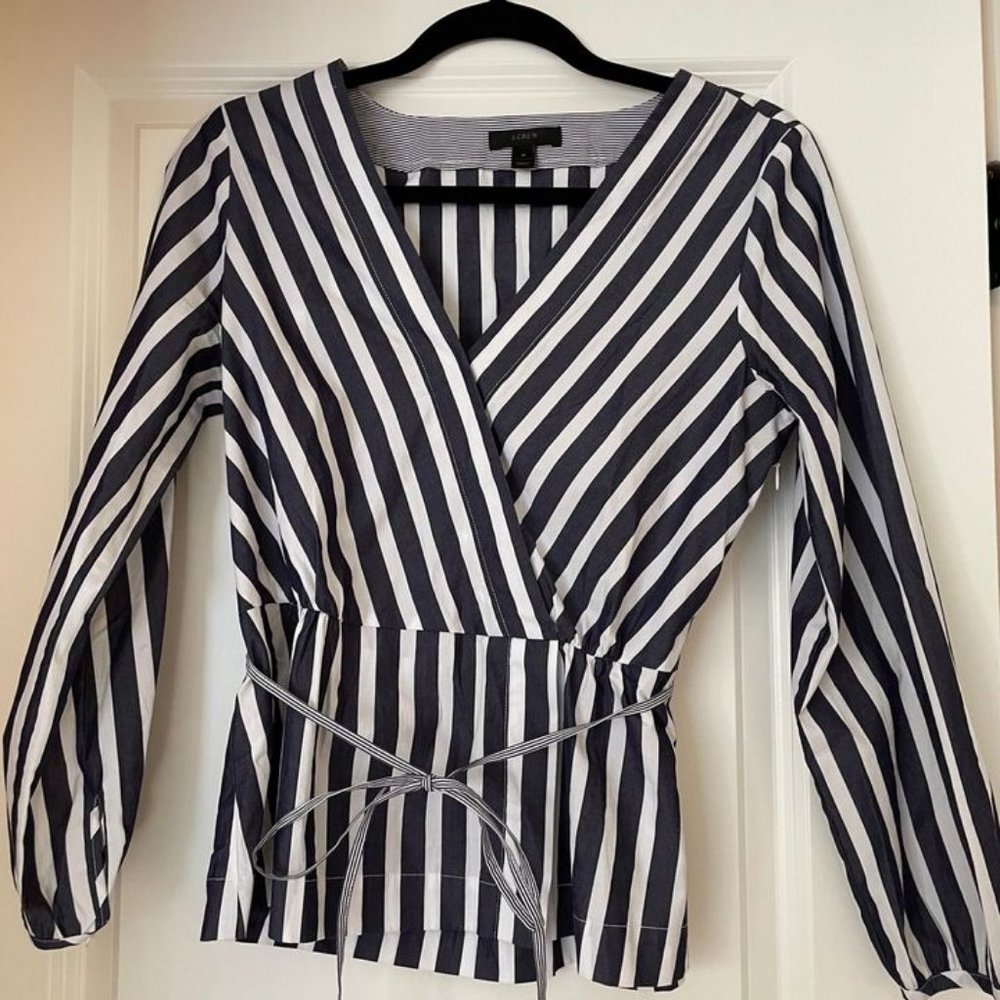 Barely worn JCrew cotton poplin top with tie waist. size 4